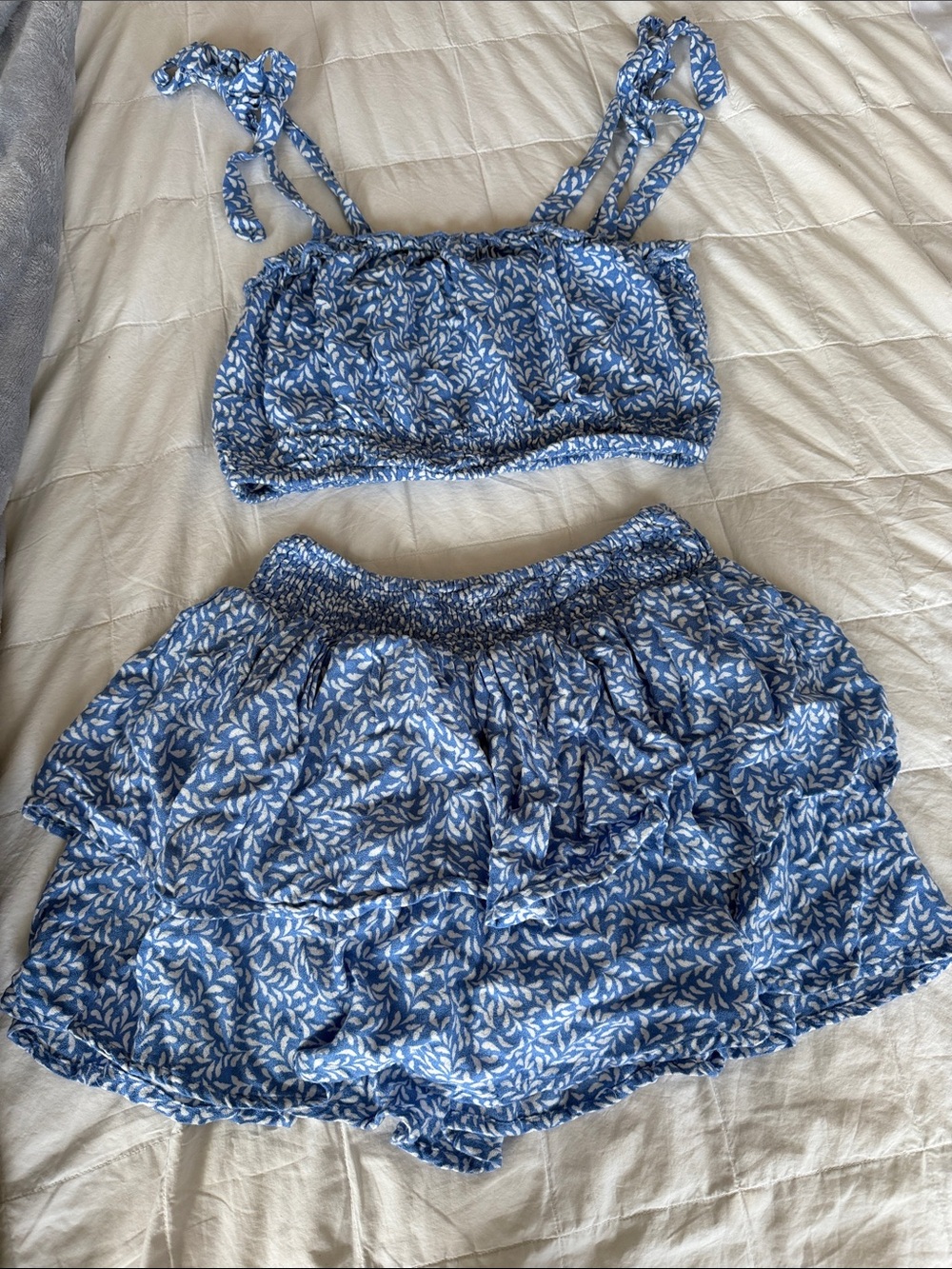 Blue Floral Tie-Shoulder Crop Top & Smocked Waist Skirt Set - Women